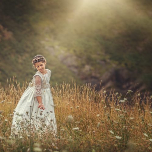 Retrato delicado de niña en su primera comunión en Barakaldo