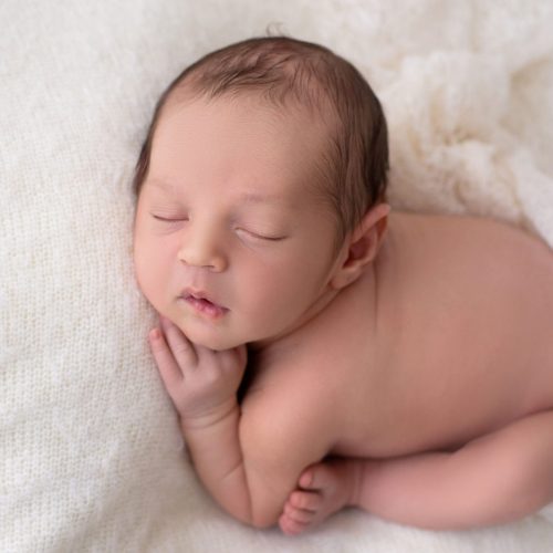 estudio-de-fotografia-newborn-en-barakaldo primeros días del bebé capturados en estudio especializado en Barakaldo
